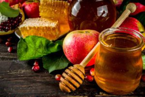 https://sephardicu.com/wp-content/uploads/2019/11/Rosh-Hashanah-Blessings.jpg
