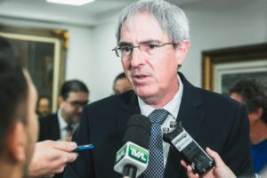 Mr Rafael Erdreich (Israeli Consul in Brazil) giving a interview for the news media of Santa Catarina Legislative Assembly