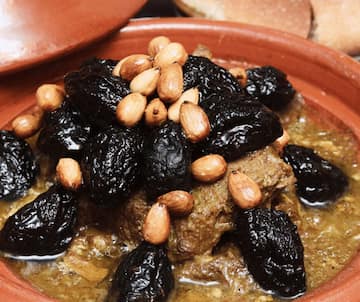 Beef tagine with prunes and nuts