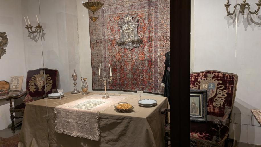 Artifacts from the Jewish Museum at the Great Synagogue of Rome 1